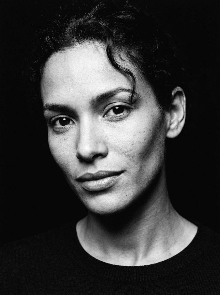 Retrato en blanco y negro de la serie Beauty Without Borders, por Tamara Monzonsillo